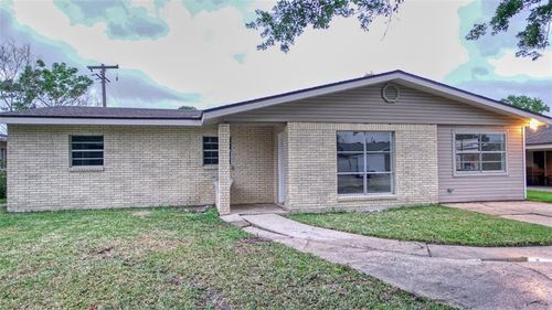912 Mcdermott Dr, Morgan City, LA, 70380-1529 | Card Image