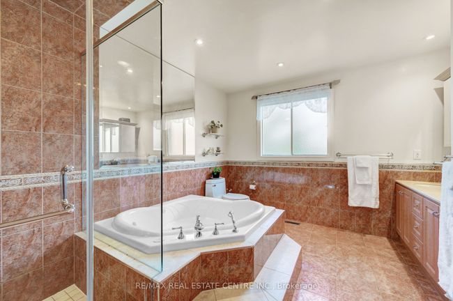 5615 River Grove Ave, House other with 4 bedrooms, 3 bathrooms and 3 parking in Mississauga ON | Image 22