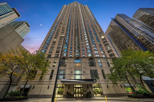 710-401 E Ontario St, Chicago, IL, 60611-3066 | Card Image