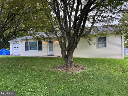 15341 Orchard Ave, BLUE RIDGE SUMMIT, PA, 17214-9741 | Card Image