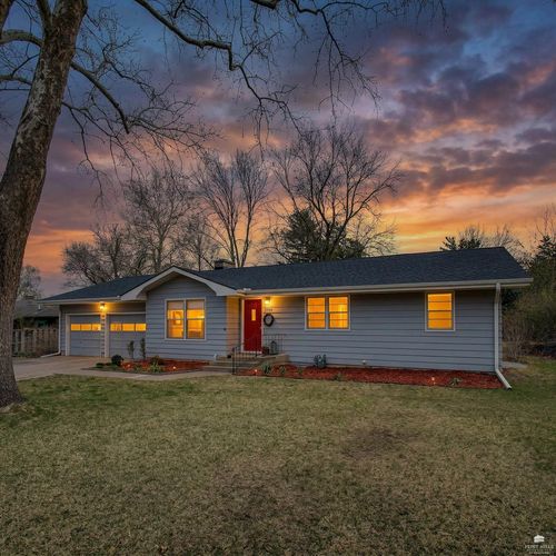 2220 Browning Ave, Manhattan, KS, 66502-1932 | Card Image