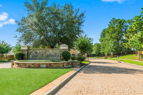 110 Oak Estates Dr, Conroe, TX, 77384-2111 | Card Image