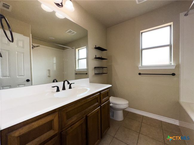 Secondary Bathroom | Image 15