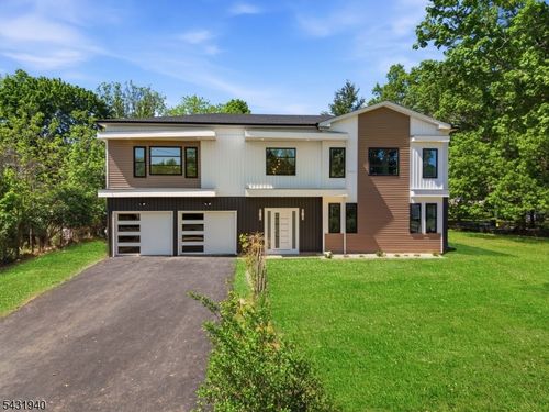 3 Tyne Ct, KENDALL PARK, NJ, 08824-1424 | Card Image