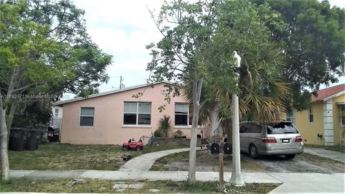 639 33rd St, West Palm Beach, FL, 33407-4819 | Card Image