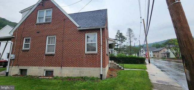 61 E Main St, House other with 3 bedrooms, 2 bathrooms and null parking in LONACONING MD | Image 7