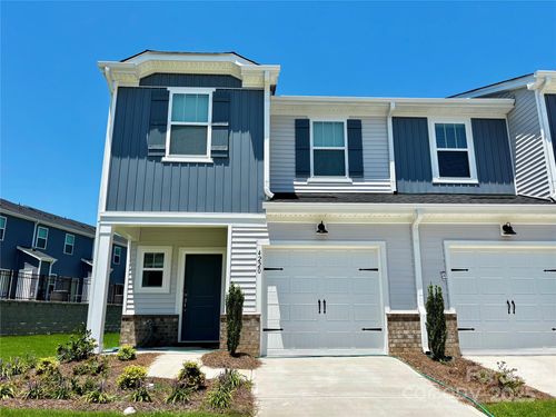 4220 Summit Woods Dr, Charlotte, NC, 28216-0391 | Card Image