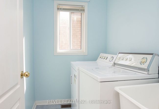 97 Native Landing, House attached with 4 bedrooms, 3 bathrooms and null parking in Brampton ON | Image 17
