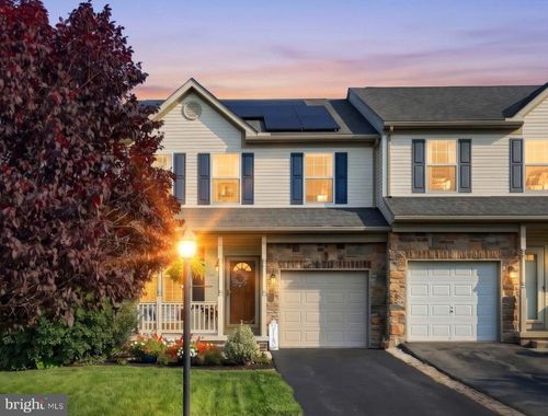 243 Maple Dr, HANOVER, PA, 17331-9416 | Card Image