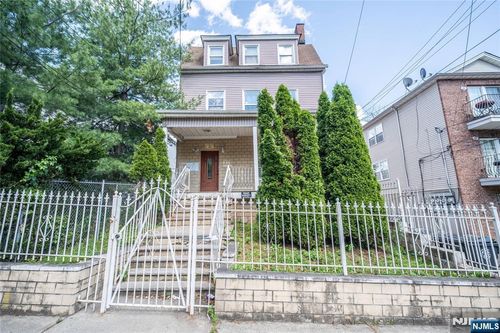 84 Farley Ave, Newark, NJ, 07108-3500 | Card Image