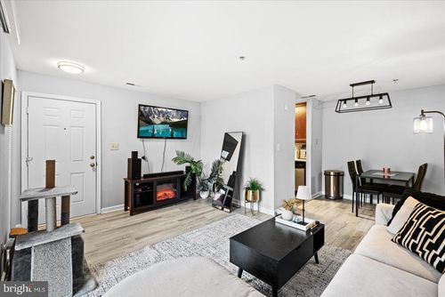 93100-93 Fern Oak Cir, STAFFORD, VA, 22554-8460 | Card Image