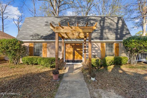 1405 Riverwood Dr, Jackson, MS, 39211-4705 | Card Image