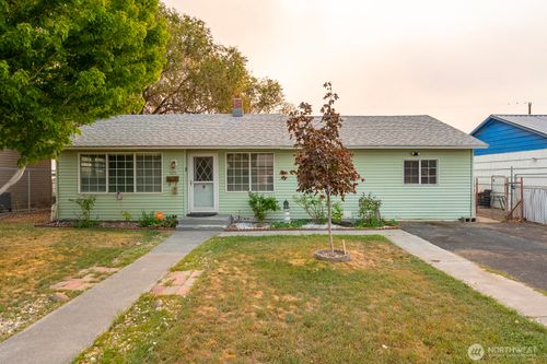 525 N Dune Rd, Moses Lake, WA, 98837-1618 | Card Image