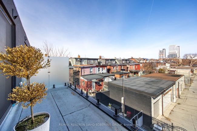 102 Ulster St, House attached with 4 bedrooms, 5 bathrooms and 1 parking in Toronto ON | Image 34