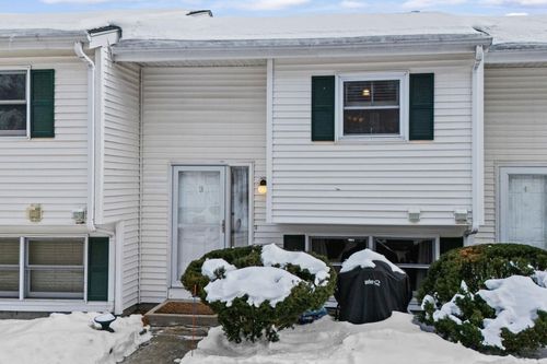 503-883 Mammoth Rd, Manchester, NH, 03104-4540 | Card Image