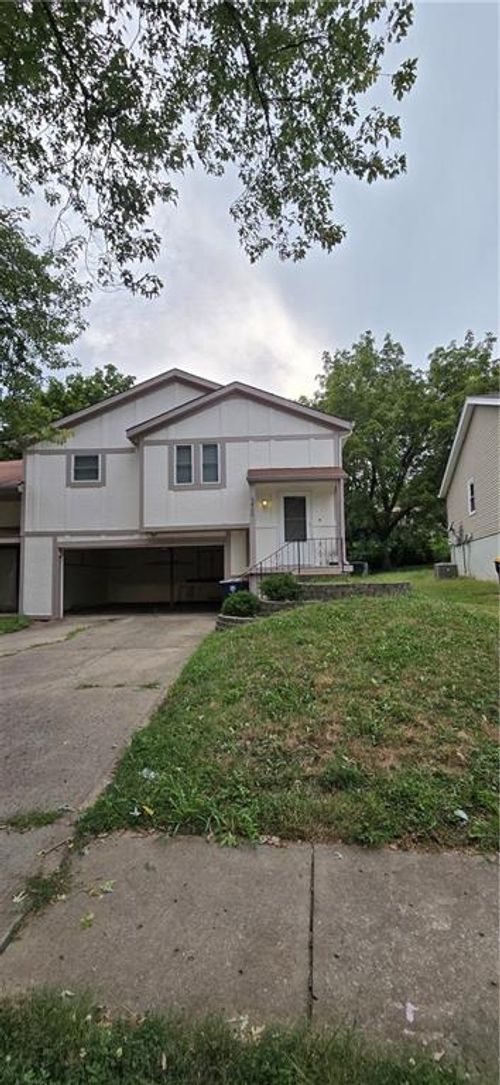 6822 N Fisk Ave, Kansas City, MO, 64151-1661 | Card Image