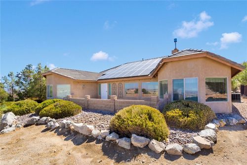 22255 Minto Ct, Apple Valley, CA, 92308 | Card Image
