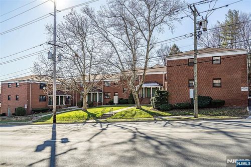 289 Essex St, Hackensack, NJ, 07601-2057 | Card Image