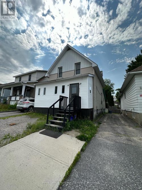 217 Princess St E, North Bay, ON, P1B1R1 | Card Image