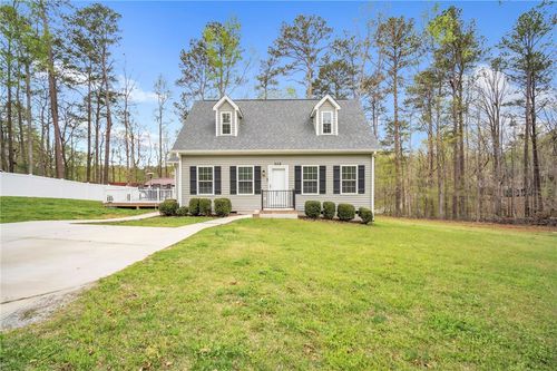 208 Woodland Dr, Greenwood, SC, 29646-8682 | Card Image