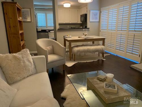 27 W Harbor Drive, Sausalito, CA, 94965 | Card Image