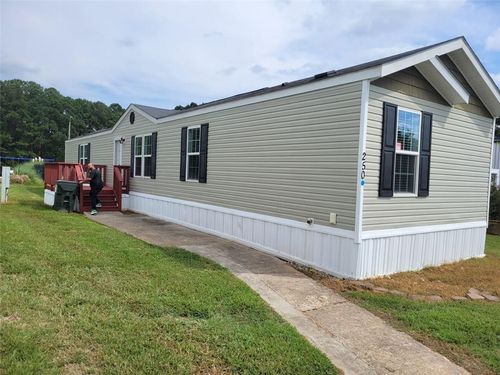 250 Woodside Blvd, Fayetteville, GA, 30214-2550 | Card Image