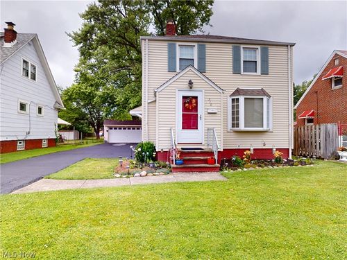 310 E 222nd St, Euclid, OH, 44123-1721 | Card Image