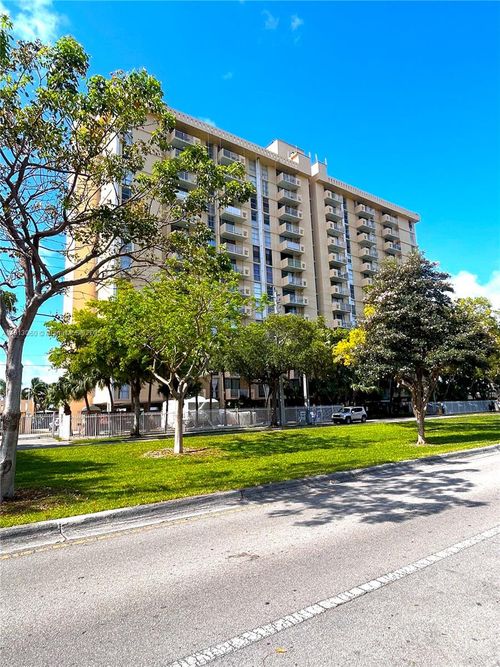 apt-1405-2350 Ne 135th St, North Miami, FL, 33181-3512 | Card Image