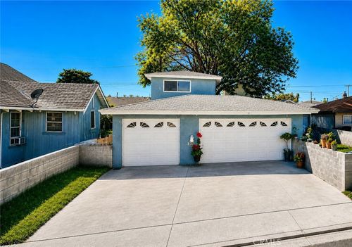 22113 22115 Seine Avenue, Hawaiian Gardens, CA, 90716 | Card Image