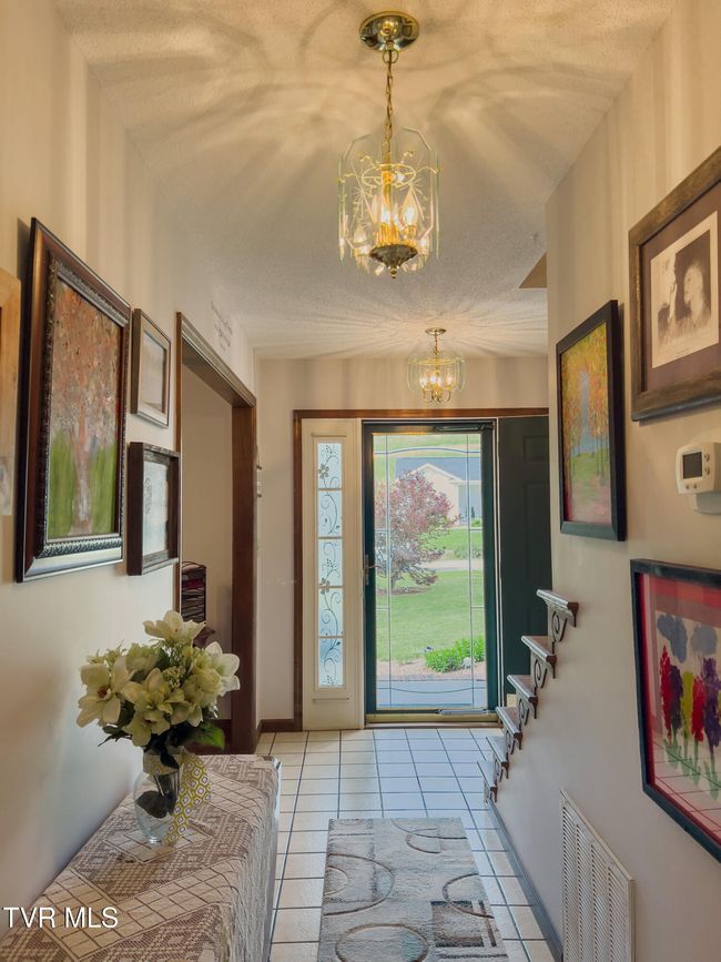 519 Foxgate Dr, House other with 3 bedrooms, 3 bathrooms and null parking in Erwin TN | Image 4