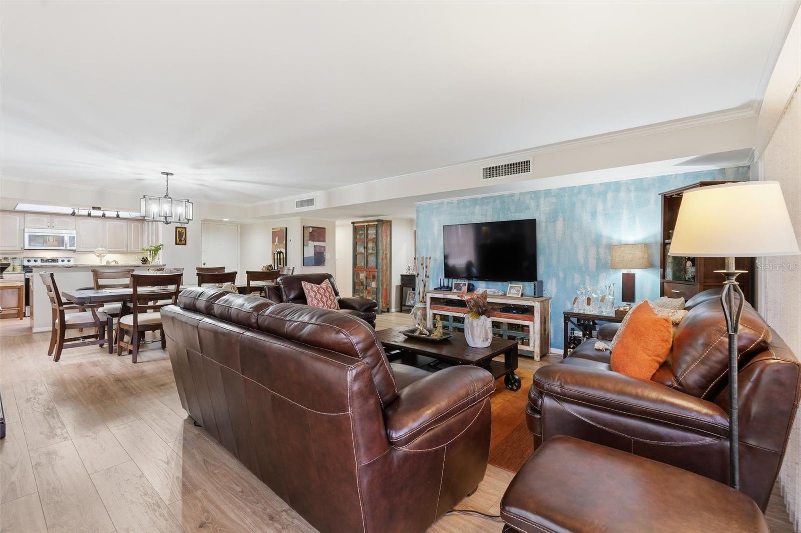 Residential in LARGO 5