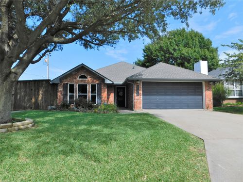 2001 Oak Tree St, Denton, TX, 76209-4753 | Card Image