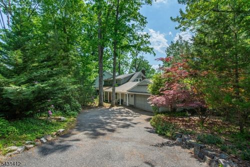 174 Pines Lake Dr E, Wayne, NJ, 07470-5007 | Card Image