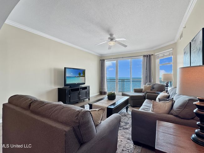 living room 2 | Image 9