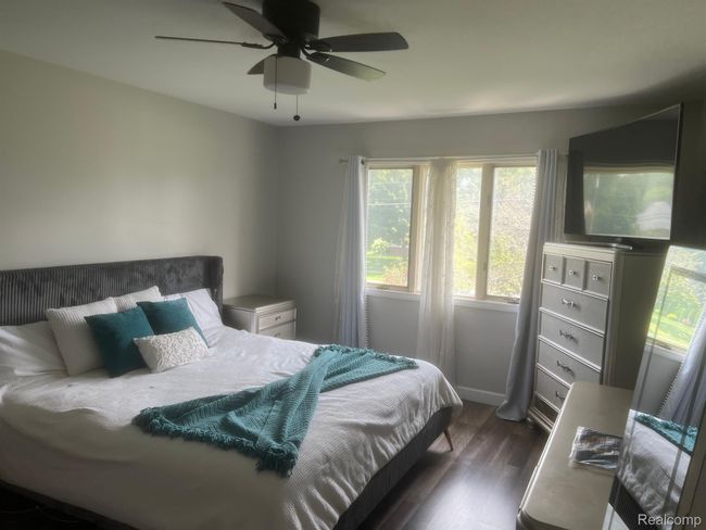 17540 Edward Cir, Condo with 2 bedrooms, 2 bathrooms and null parking in Clinton Twp MI | Image 17