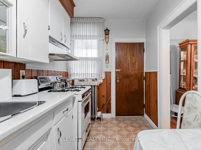 76 Appleton Ave, House other with 3 bedrooms, 2 bathrooms and 1 parking in York. ON | Image 15
