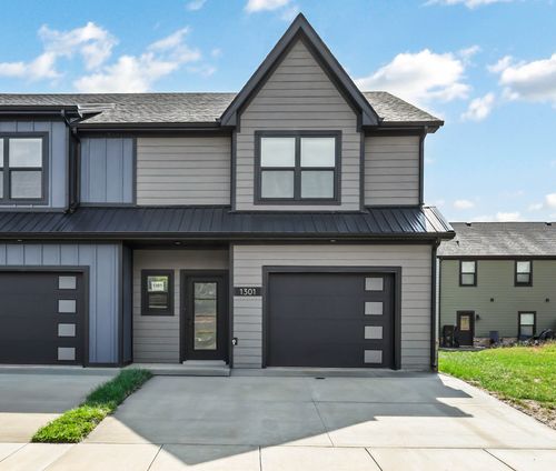 1301-1301 Jonathan Wade Pvt Cir, Clarksville, TN, 37043-4118 | Card Image