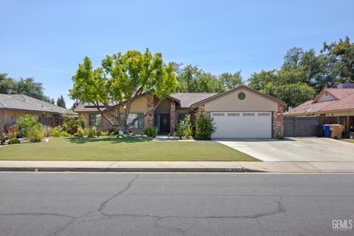 3105 Whisper Oak Way, Bakersfield, CA, 93311-2413 | Card Image