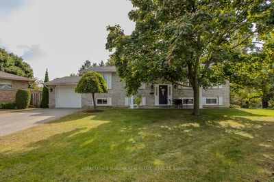 18 Ilona Crt, House other with 3 bedrooms, 2 bathrooms and 5 parking in Brantford ON | Image 2