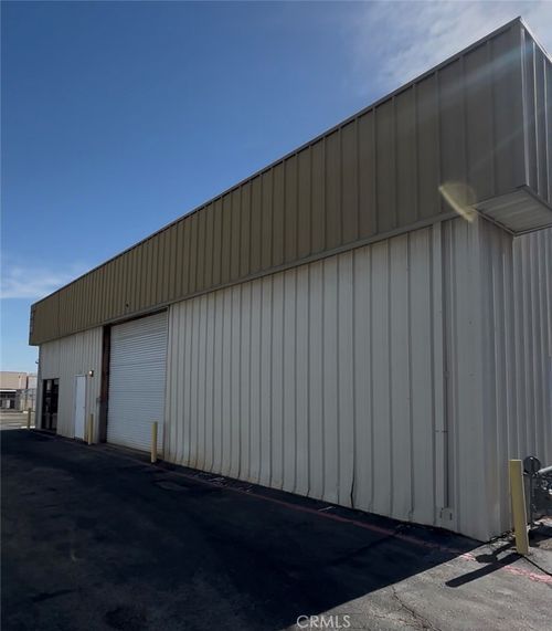 13631 Navajo Rd, Apple Valley, CA, 92308-5737 | Card Image