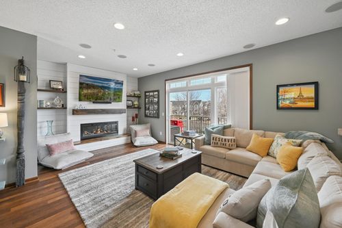 11907 Emery Village Dr N, Champlin, MN, 55316-2491 | Card Image