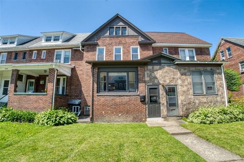 1052 Priestley Ave, Erie, PA, 16511-2810 | Card Image