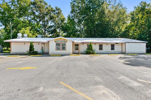 202 River St, Leakesville, MS, 39451-6519 | Card Image