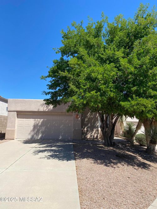 7381 E Placita Luz De La Luna, Tucson, AZ, 85715-2831 | Card Image