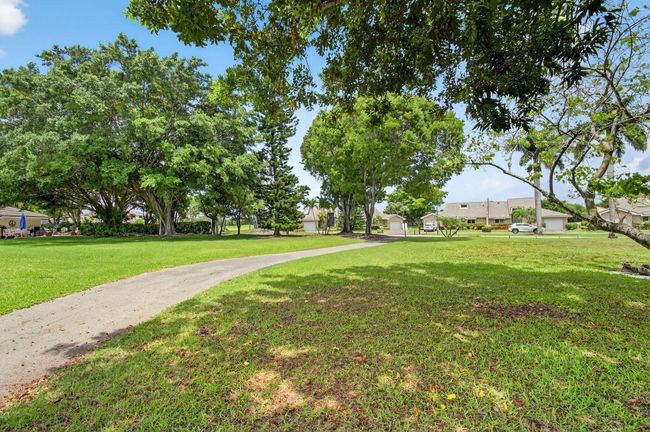 6858 Fountains Cir, Condo with 3 bedrooms, 3 bathrooms and null parking in Lake Worth FL | Image 8