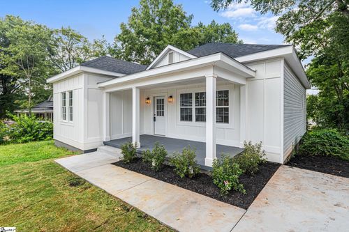 20 Lyncrest St, Greenville, SC, 29611-5138 | Card Image