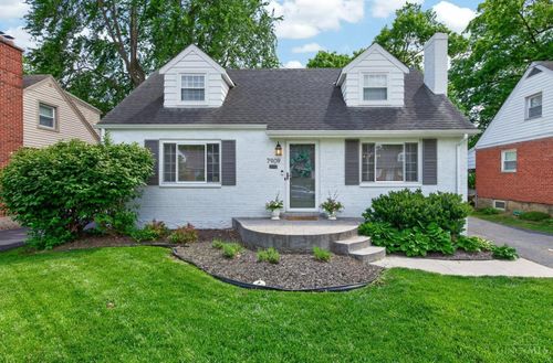 7909 Locust Ln, Madeira, OH, 45243-1911 | Card Image