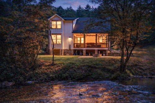 241 Riverview Dr, Robbinsville, NC, 28771-9746 | Card Image