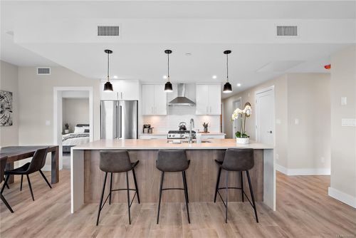 208-2520 Hackett Cres, Saanichton, BC, V8M0C5 | Card Image