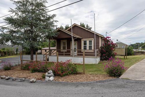 2408 Cedar St, STAUNTON, VA, 24401-2740 | Card Image